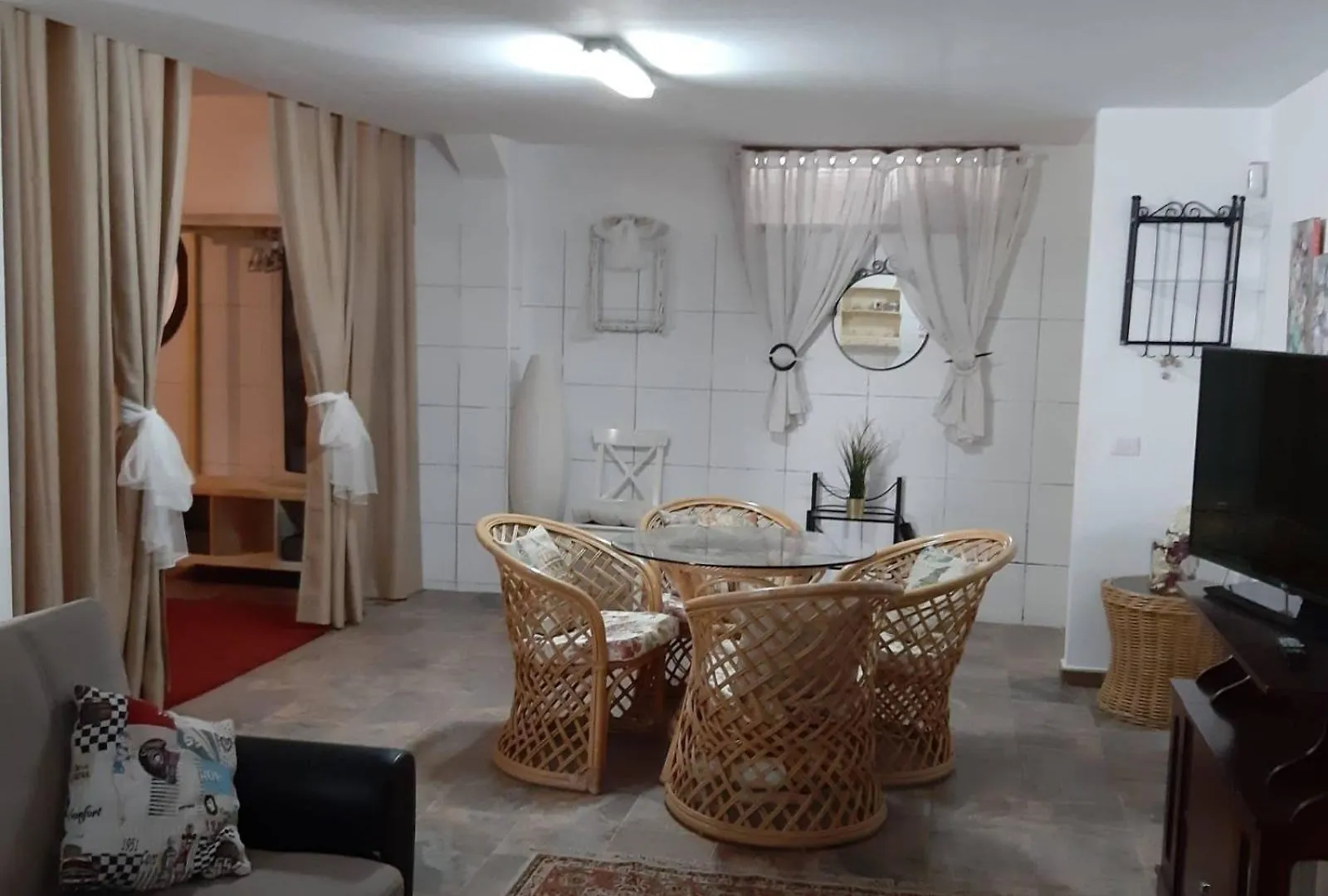 Geraeumiges Haus Mit Exklusivem Schwimmbad Und Solarium Villa Las Galletas
